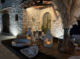 VILLA CHIARA, hotel with hot tubs in Torre Orsina