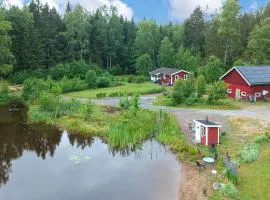 Beautiful Home In Frgelanda With Sauna, Wifi And 2 Bedrooms