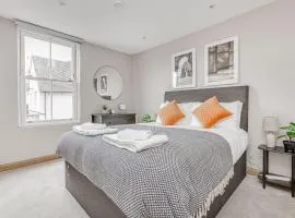 Contemporary 2 BR apt, town centre by tent serviced apartments