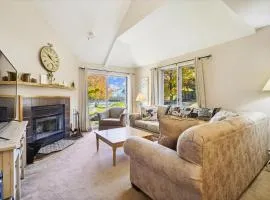 Just a stone's throw from the heart of town, this 2 bedrooms unit features a whirlpool tub, fireplace and sport center