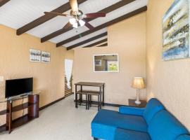 One blue Caribbean View condo: Christiansted'de bir otel