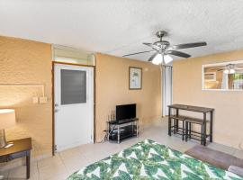 Caribbean View condo, hotel in Christiansted