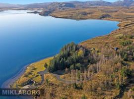 Lakeside cabin in Thingvellir, self-catering accommodation sa Úlfljótsvatn