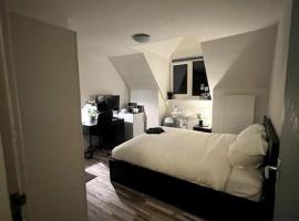 Room 404 - Eindhoven - By T&S., hotel Eindhovenben