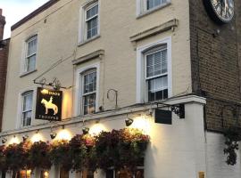 The Windsor Trooper Pub & Inn, posada u hostería en Windsor