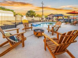 5 Bd 1940's Oasis - Pool - Lounge - Games, hotel a Tucson