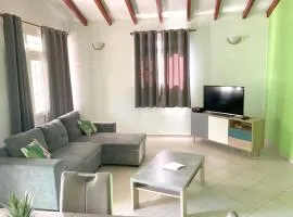 Maison élégante au Moule avec terrasse ensoleillée