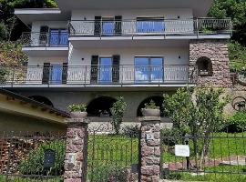 Villa Sofi โรงแรมที่มีที่จอดรถในMargno