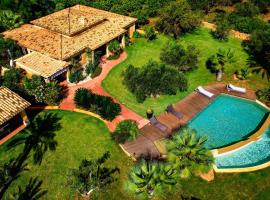 Luxury Villa Silene con piscina a Castelvetrano Selinunte, vikendica u gradu 'Castelvetrano Selinunte'