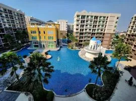Lovely Pool View Arcadia 1 bedroom condo