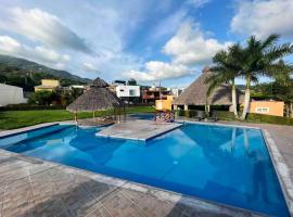 Casa Completa en Real del Country Alberca y Playa, cottage in Manzanillo