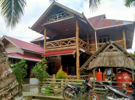 Hostelis Kutnalek Surf Camp Siberut Mentawai front Beach,Green Village,front Wave for surfing pilsētā Masokut