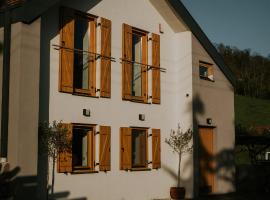 N&oslash;rdic Balat&oslash;n Badacsony, hotel dengan tab panas di Badacsonyt&ouml;rdemic