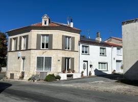 Gîte Chez Gladys, hotel v destinaci Chenac Saint Seurin D'uzet