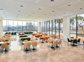 ibis Styles Ambassador Incheon Airport T2、仁川にある仁川国際空港 - ICNの周辺ホテル