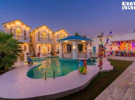 StayVista's Udaan Manor with Outdoor Pool, Jacuzzi & Lush Lawn with Gazebo & Bar, hotel Csandígarhban