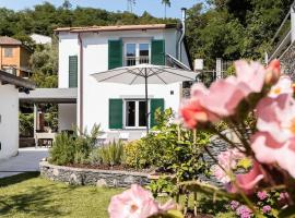 Das Casa Liguria - Luxuriöses Ferienhaus nur 5 Gehminuten vom Strand - Cinque Terre & Sestri Levante, hotelli kohteessa Lavagna