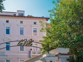 Hotel La Ville Rome, готель у Римі