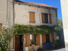 La maison des Anes, hotel in Monestiès