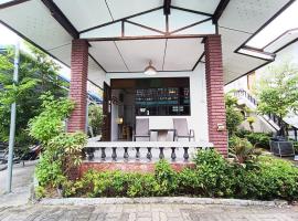 THE NAIYANGHOUSE, hotel in zona Aeroporto Internazionale di Phuket - HKT, Nai Yang Beach