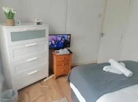 Gorton Elsham Gardens Apartment - Delight Suites