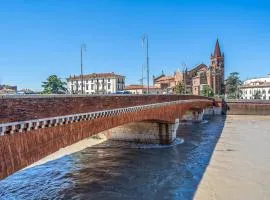 Awesome Apartment In Verona With Wifi