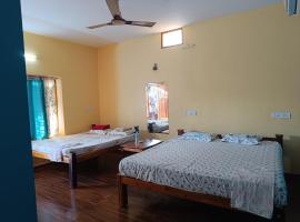 GOKARNA BEACH HOMESTAY AND RESTAURANT, zasebna nastanitev v mestu Gokarna