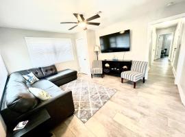 4/2 Home Close to Beach, Centrally located!، كوخ في غولفبورت