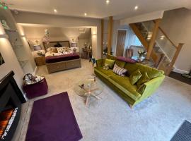 Windermere Boutique Hotel Spa Suites & Hot Tubs, hotel near Oxenholme Lake District Station, Windermere