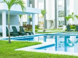 Alberca, Playa Cercana & Club de Playa opcional -Departamento E13D302