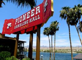 The New Pioneer, hotel en Laughlin