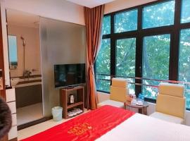 Lê Yên Hotel - 24 Đ. Cầu Bươu - by Bay Luxury: Hanoi şehrinde bir ucuz otel