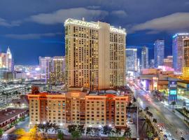 Lucky Gem Penthouse Suite MGM Signature, Balcony Strip View 3505: Las Vegas'ta bir otel