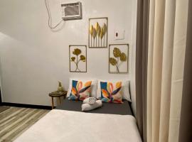 Cozy Studio Room - Shanti's Inn, hotel i General Luna