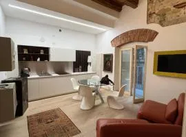 Juliet's Neighbours- Luxury apartment