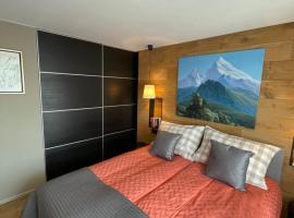 Luxury apartment, hótel í Crans-Montana