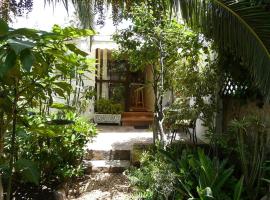 Casa Flora Loft Studio: El Sauzal şehrinde bir otel