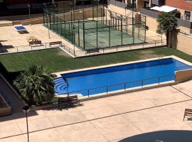 Atico, Piscina, Aire Acondicionado, WI-FI, Parking Gratis, Gran Terraza, hotel di Arroyo de la Encomienda