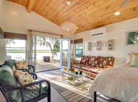Waterfront Colonels Island Vacation Rental Studio!, hotel in Fancy Hall