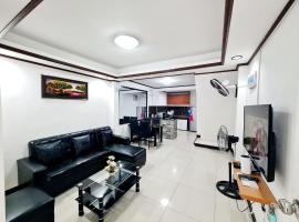 Calapan City Fully Furnished House Transient near XentroMall L39, παραθεριστική κατοικία σε Calapan