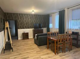 Apartament Oksford 1, hotel with parking in Okszów