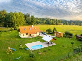 Chalupa Les Království, hotel bajet di Souvrať