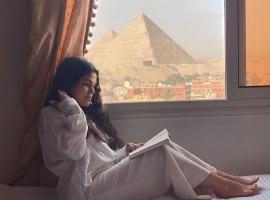 Crowne Pyramids view inn: Kahire'de bir kiralık tatil yeri