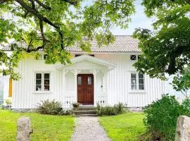 7 person holiday home in UDDEVALLA