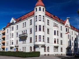 Lägenhet i sekelskifteshus centrala Kalmar, hotel in Kalmar
