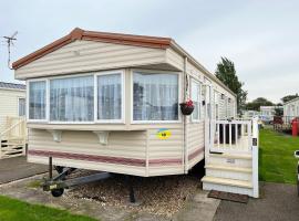 The Wolds 6 Berth, 3 bedrooms, next to the beach Ingoldmells, hotel em Skegness