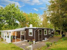 4 person holiday home in Alling bro, overnachting in Allingåbro