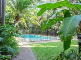 Central and Secluded - Potts Point Paradise with Pool