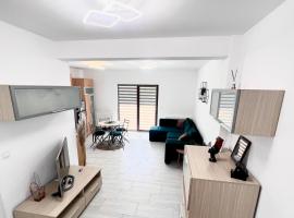 CRISTAL Home Boutique Apartment 2 - Luminos, Confortabil, Practic, Zona Rezidentiala, cheap hotel in Craiova