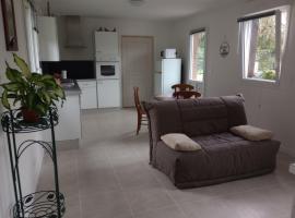 La Cour Angot, holiday home sa Cormeilles